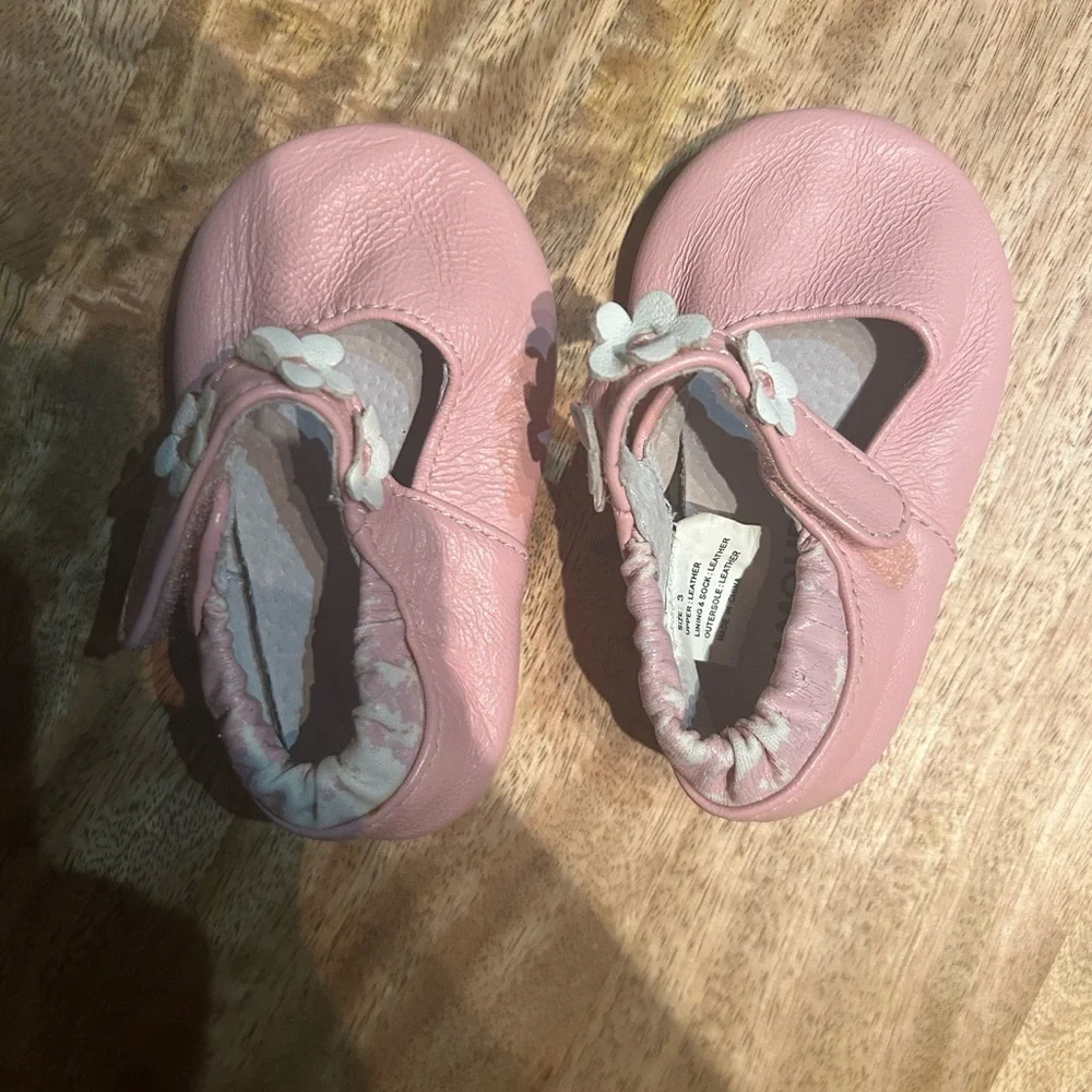 L'Amour Pink Baby Walker Shoes with Bow Detail - must bundle